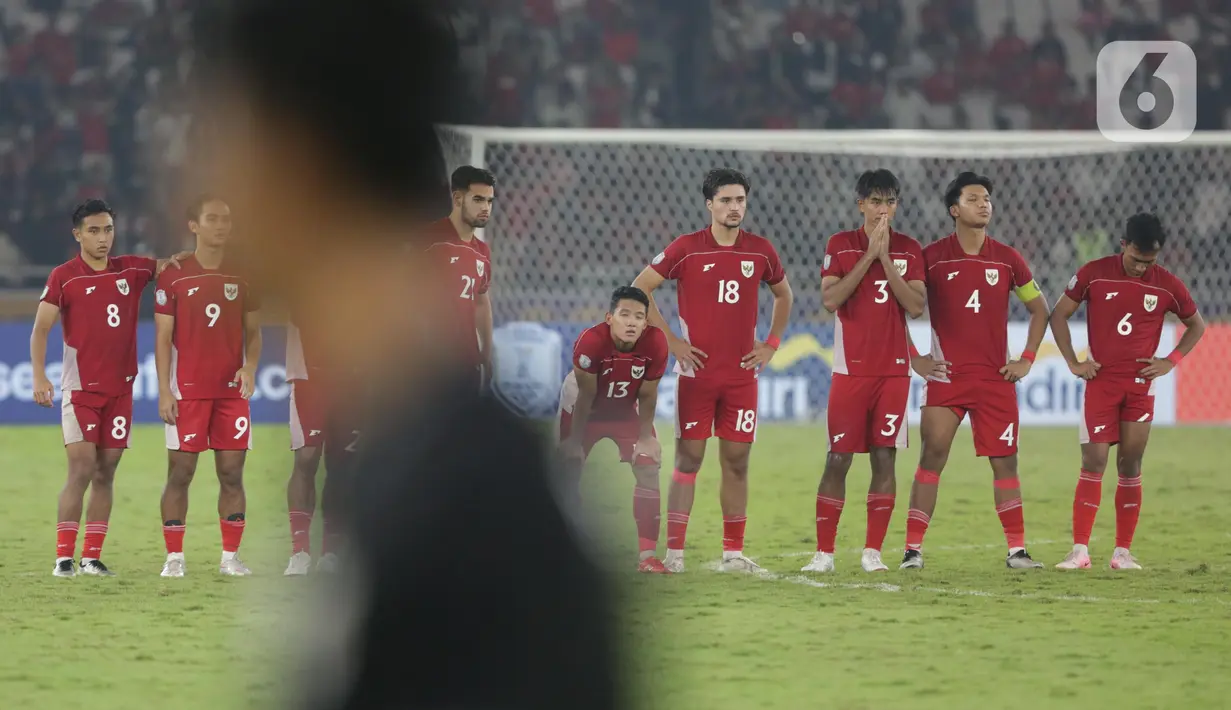 Sebelumnya, pada laga normal atau 2x45 menit dan tambahan waktu 2x15 menit, Timnas Indonesia U-23 bermain imbang dengan Thailand 1-1. (Liputan6.com/Helmi Fithriansyah)