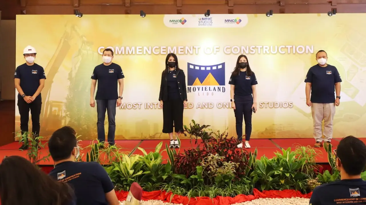 Wakil Menteri Pariwisata dan Ekonomi Kreatif/Wakil Kepala Badan Pariwisata dan Ekonomi Kreatif Republik Indonesia Angela Herliani Tanoesoedibjo sekaligus meresmikan pembangunan Movieland