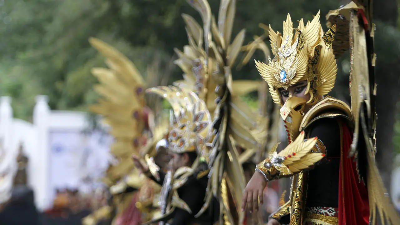 Burung Dara dan Jatayu di Perayaan 1 Dekade Solo Batik Carnival