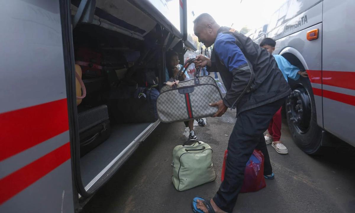 FOTO: Ribuan Pemudik Berangkat dari Masjid Istiqlal Melalui Program Mudik Gratis