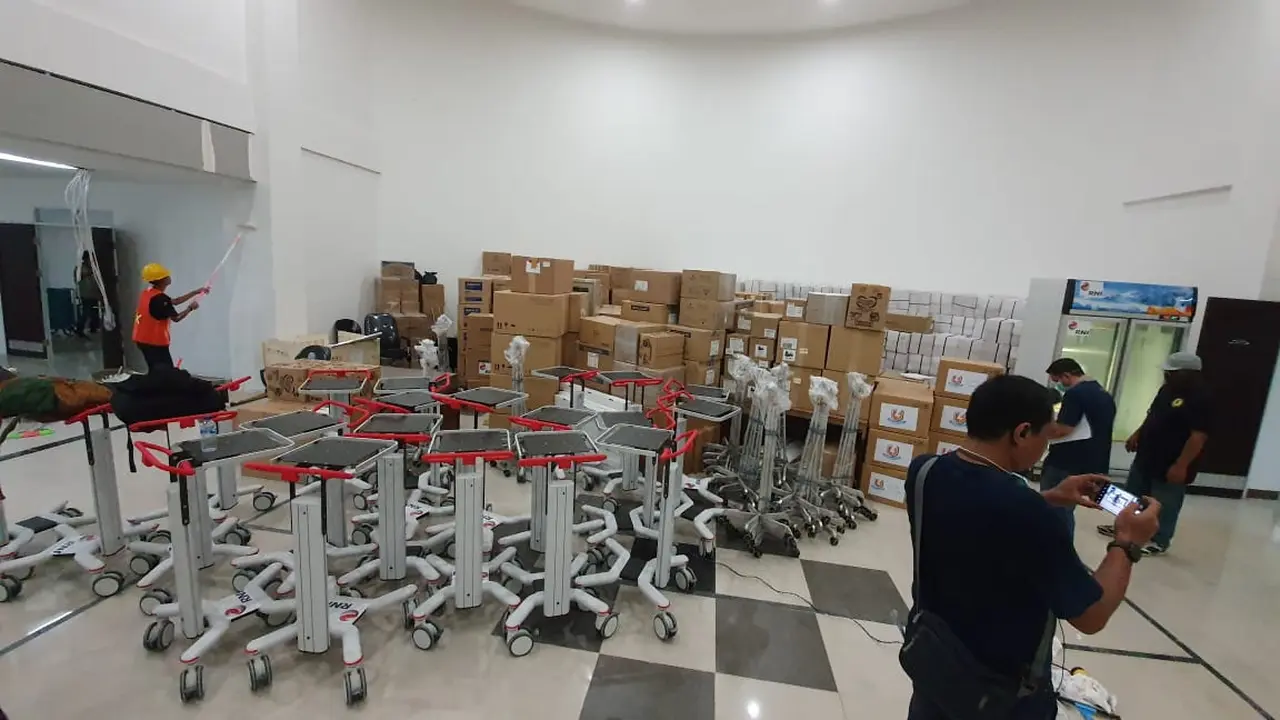 JHL Group membagikan alat kesehatan ke rumah sakit lawan corona