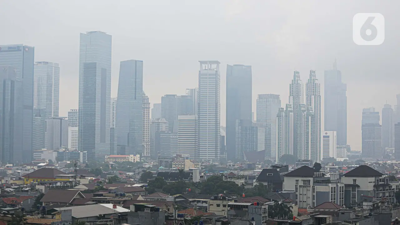 Jakarta Juara Dunia Polusi Udara saat Diguyur Hujan Lebat