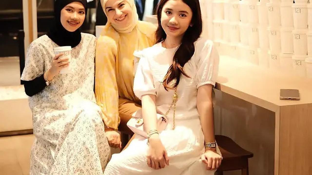 6 Potret Kebersamaan Irish Bella dan Dua Putri Sambungnya di Bangkok, Bak Sahabat