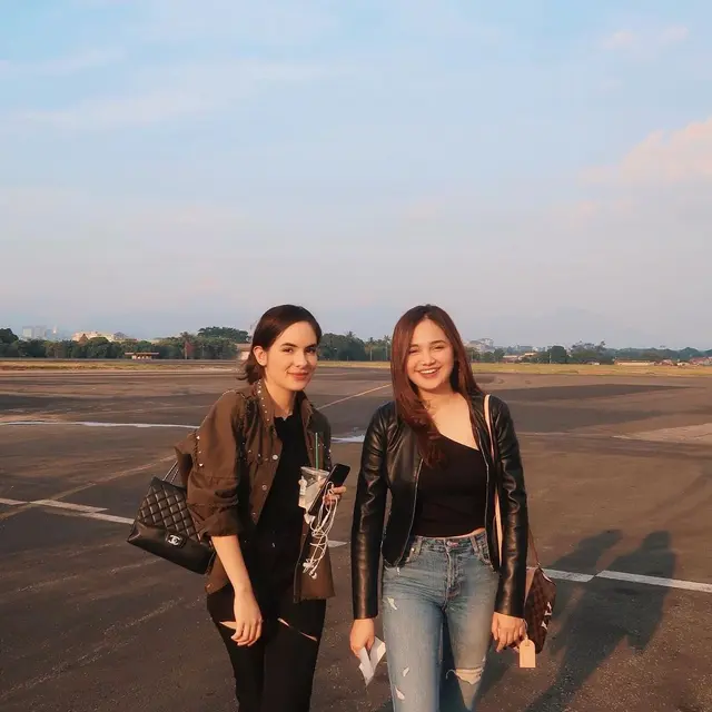 9 Tahun Bersahabat, Ini 6 Potret Kebersamaan Syifa Hadju dan Steffi Zamora