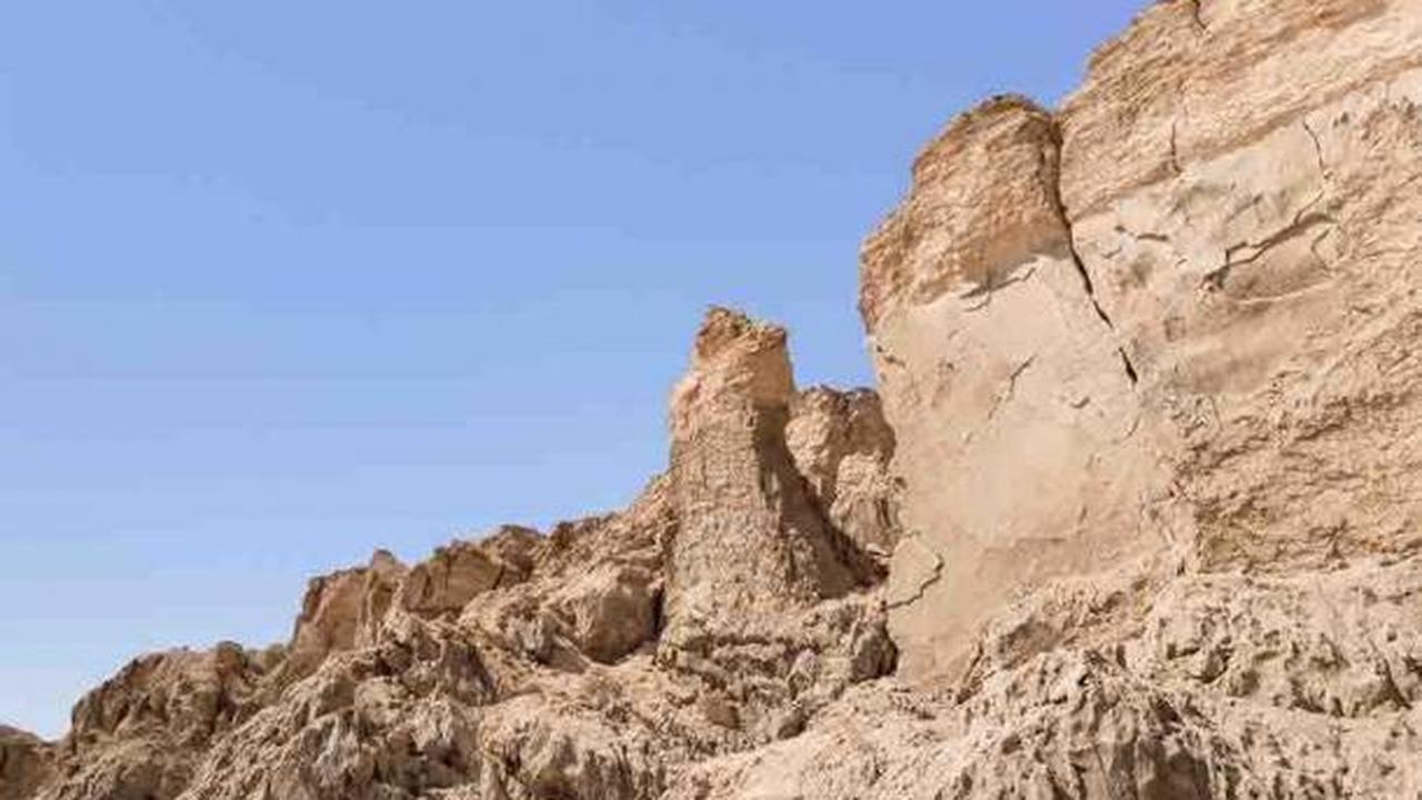Sodom dan Gomora, dan kota-kota lain di Dataran tersebut, pertama kali disebutkan dalam Alkitab dalam deskripsi orang Kanaan dan wilayah mereka. Ini adalah penduduk asli Tanah Perjanjian, yang wilayahnya "terbentang dari Sidon, ke arah Gerar, hingga Gaza,