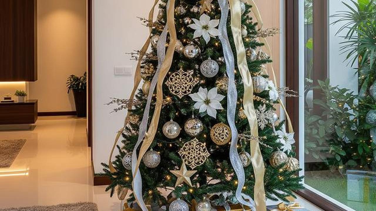 8 Dekorasi Pohon Natal yang Cantik dan Elegan untuk Rumah Modern