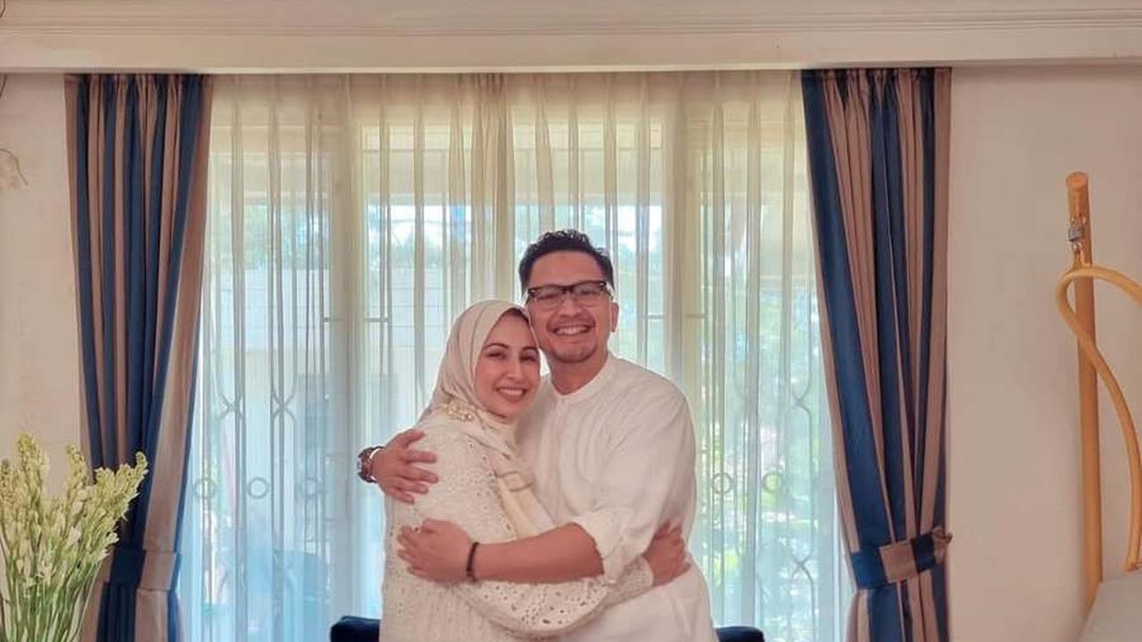 13 Tahun Menikah, Ini 7 Potret Kemesraan Ferry Maryadi dan Deswita Maharani - Dulu Menikah di Hadapan Ibunda yang sedang Sakit Parah