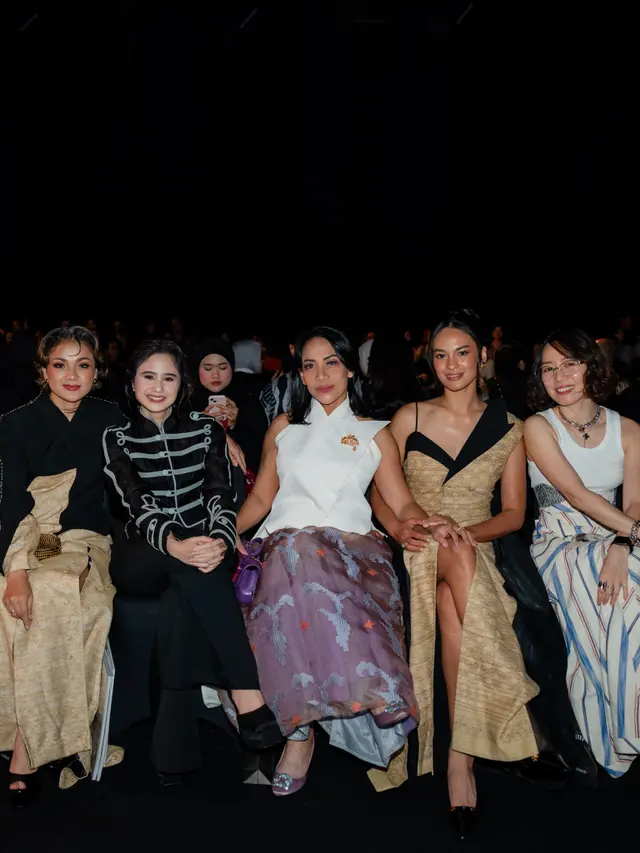 Pesona Memikat Cinta Laura Kiehl hingga Tiara Andini di Wilsen Willim 10th Anniversary Fashion Show