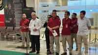 Direktur Penyidikan (Dirdik) Jampidsus Kejagung Abdul Qohar mengumumkan dua tersangka baru kasus korupsi tata kelola minyak mentah dan produk kilang PT Pertamina. (Liputan6.com/Nanda Perdana Putra)