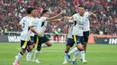 Pesepak bola Persib Bandung Balsa Sekulic merayakan gol ke gawang Persija Jakarta pada pertandingan BRI Super League 2026/2027 di Stadion Utama Gelora Bung Karno (SUGBK), Jakarta, Sabtu (12/9/2026). Gol Balsa Sekulic pada menit ke-82 memperkecil ketertinggalan Persib menjadi 1-2. (KLY/Budy Santoso)