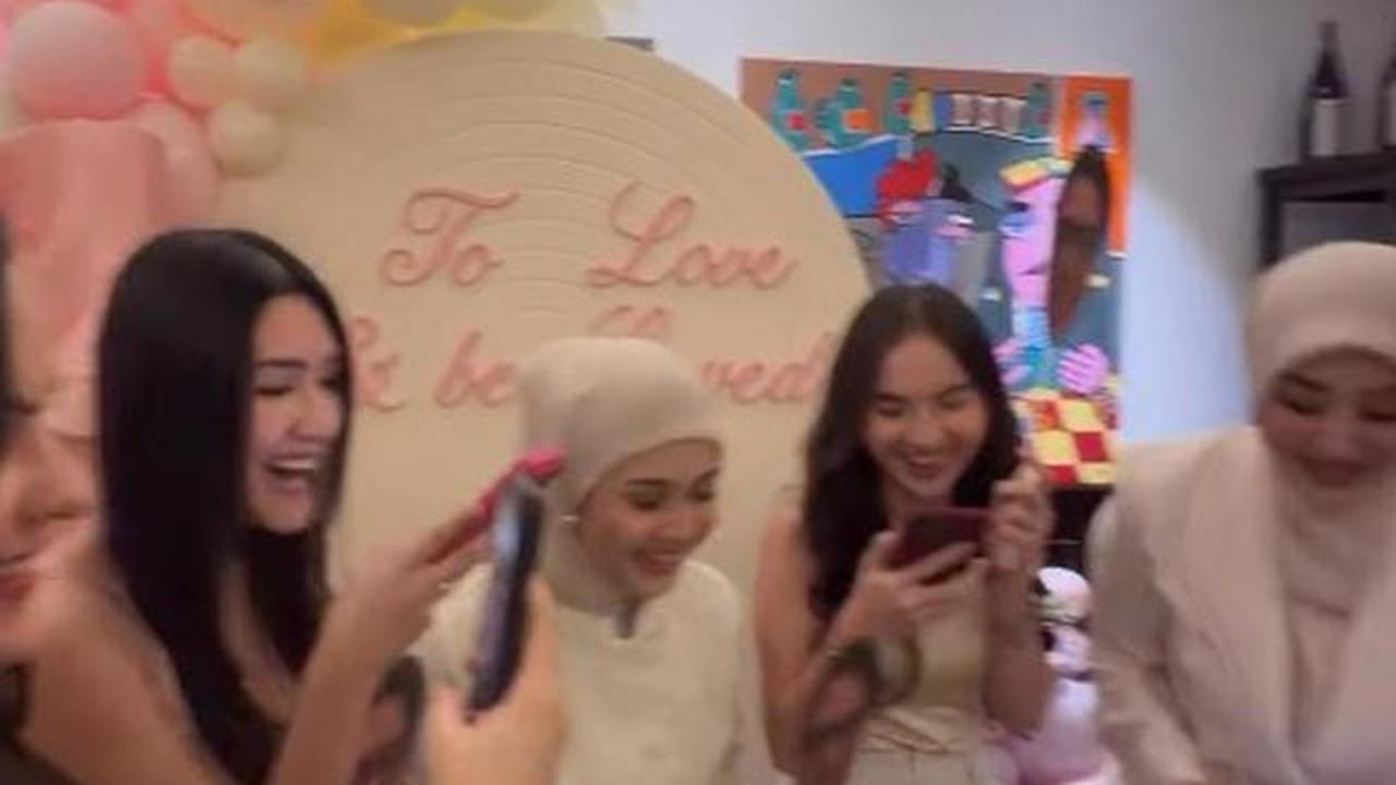 15 Potret Dekorasi Bridal Shower Syifa Hadju, Estetik dan Fun