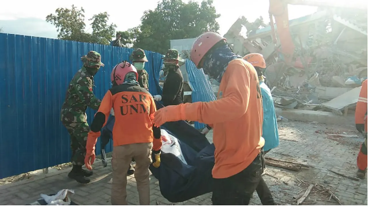 Kisah Haru SAR UNM di Pencarian Korban Gempa dan Tsunami Palu