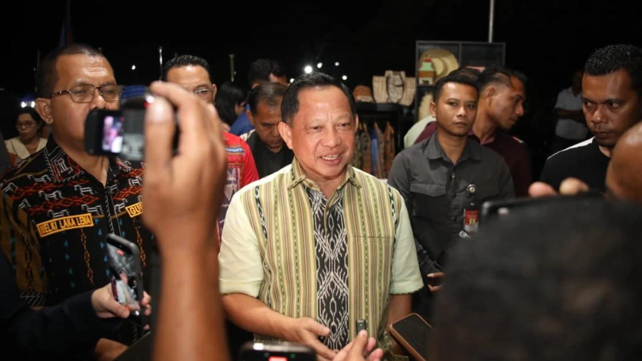 Mendagri Apresiasi Parade Tenun Belu: Jaga Warisan Budaya dan Gerakkan Ekonomi Daerah