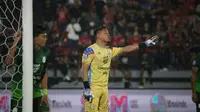 Aksi kiper RANS Nusantara FC, Wawan Hendrawan ketika menghadapi Bali United pada pekan ketiga BRI Liga 1 2022/2023 di Stadion Kapten I Wayan Dipta,&nbsp;Kamis (4/8/2022). (Bola.com/Maheswara Putra)