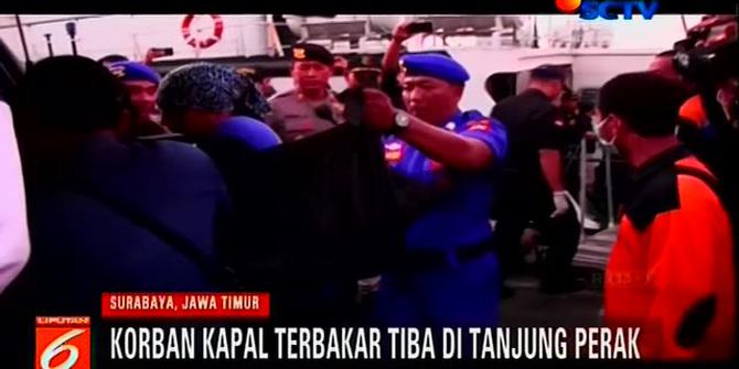 VIDEO: Tiga Jenazah Korban KM Santika Nusantara Dibawa Pihak Keluarga