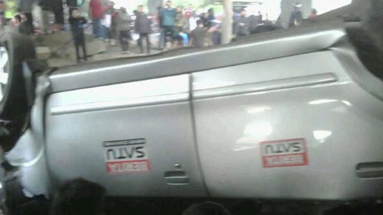 kereta-tabrak-130814c.jpg
