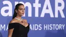 Georgina Rodriguez berpose untuk fotografer setibanya di amfAR Cinema Against AIDS benefit di Hotel du Cap-Eden-Roc, selama festival film internasional Cannes ke-76, Cap d'Antibes, Prancis selatan, Kamis, 25 Mei 2023. (Photo by Vianney Le Caer/Invision/AP)