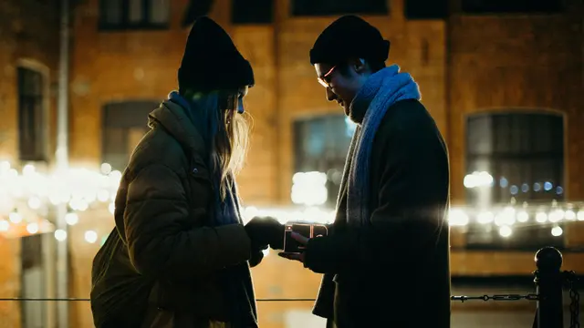 Love bomber tidak menghargai keputusan pasangan