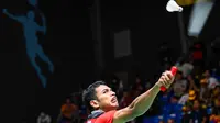 Chico Aura Dwi Wardoyo gagal menampilkan performa terbaik saat menghadapi agresivitas Leong Jun Hao dalam duel dua game 16-21 dan 13-21. (Nhac NGUYEN/AFP)