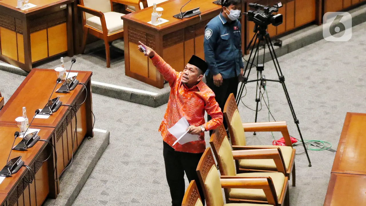 Aksi Walk Out Warnai Pengesahan RUU KUHP Jadi Undang-Undang