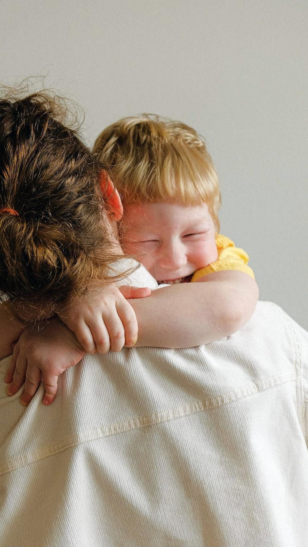 Mengenal Love Language anak adalah langkah penting dalam membangun hubungan yang kuat dan bahagia antara orangtua dan anak.&nbsp;