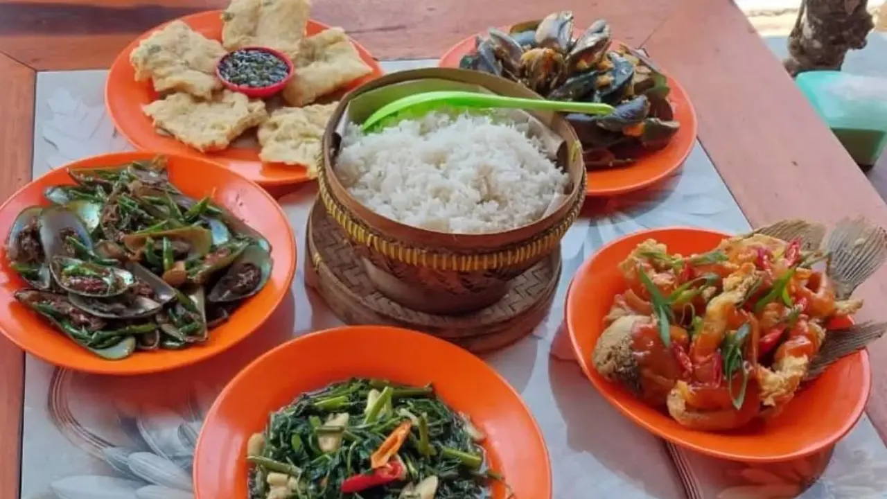 Makanan di Resto Indrayanti GK, salah satu kuliner dekat Pantai Indrayanti di Gunungkidul Yogyakarta. (Dok: IG @indrayantiresto https://www.instagram.com/indrayantiresto/?hl=en )