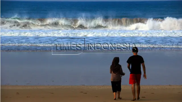 Pantai Nganteb di Pesisir Selatan Kabupaten Malang