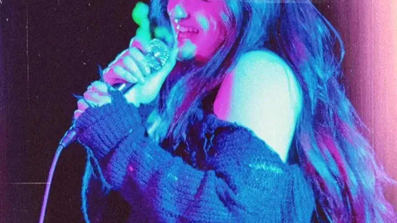 Gaya Stephanie Poetri Saat di Atas Panggung, Momen Bareng Titi DJ Curi Perhatian