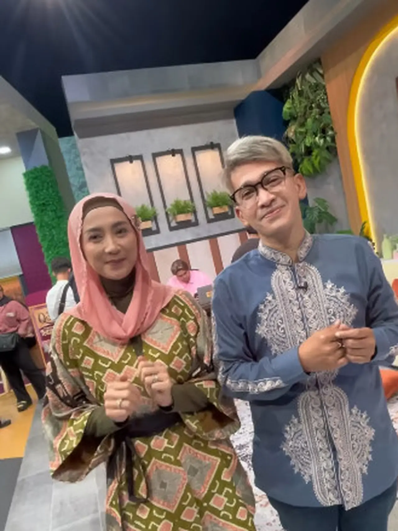 6 Potret Desy Ratnasari Dampingi Ruben Onsu Sebelum Mualaf, Jadi Teman ...