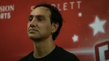 Alessandro Nesta saat konferensi pers laga ekshibisi Star Football Challenges bersama John Terry dan Alessandro Nesta yang berlangsung di Stadion Patriot Candrabhaga, Bekasi, Sabtu (12/11/2022). (Bola.com/Bagaskara Lazuardi)