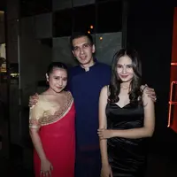 MD Entertainment merayakan Diwali 2021, dengan mengadakan pertemuan kecil eksklusif bersama Bintang dan sutradara Indonesia.