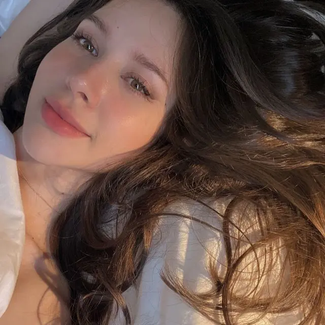 Pesona cantik Eve Suz, perempuan yang dikabarkan dekat dengan Gading Marten