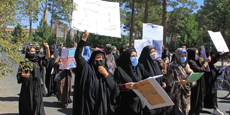 Demo Perempuan Afghanistan Protes Hak Bersekolah