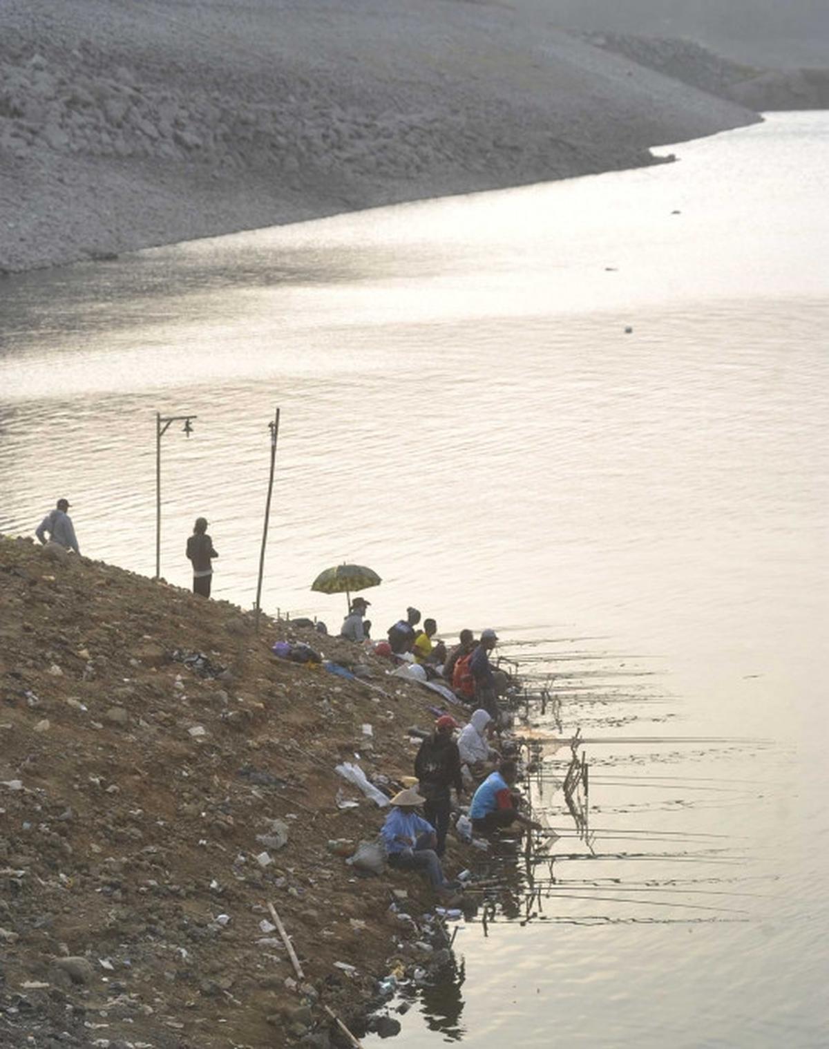 Dilanda kemarau, Waduk Wadas Lintang mengering drastis