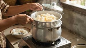 6 Cara Menghangatkan Nasi Dingin Tanpa Rice Cooker agar Kembali Pulen Seperti Baru Matang