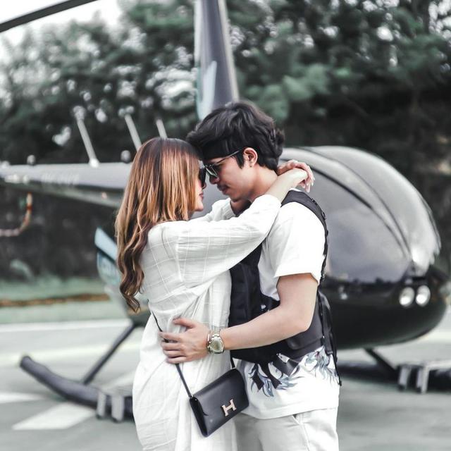 6 Momen Aurel Hermansyah Naik Helikopter, Dapat Kejutan Romantis Dari Atta Halilintar. (Sumber: Instagram/attahalilintar dan Instagram/aurelie.hermansyah)