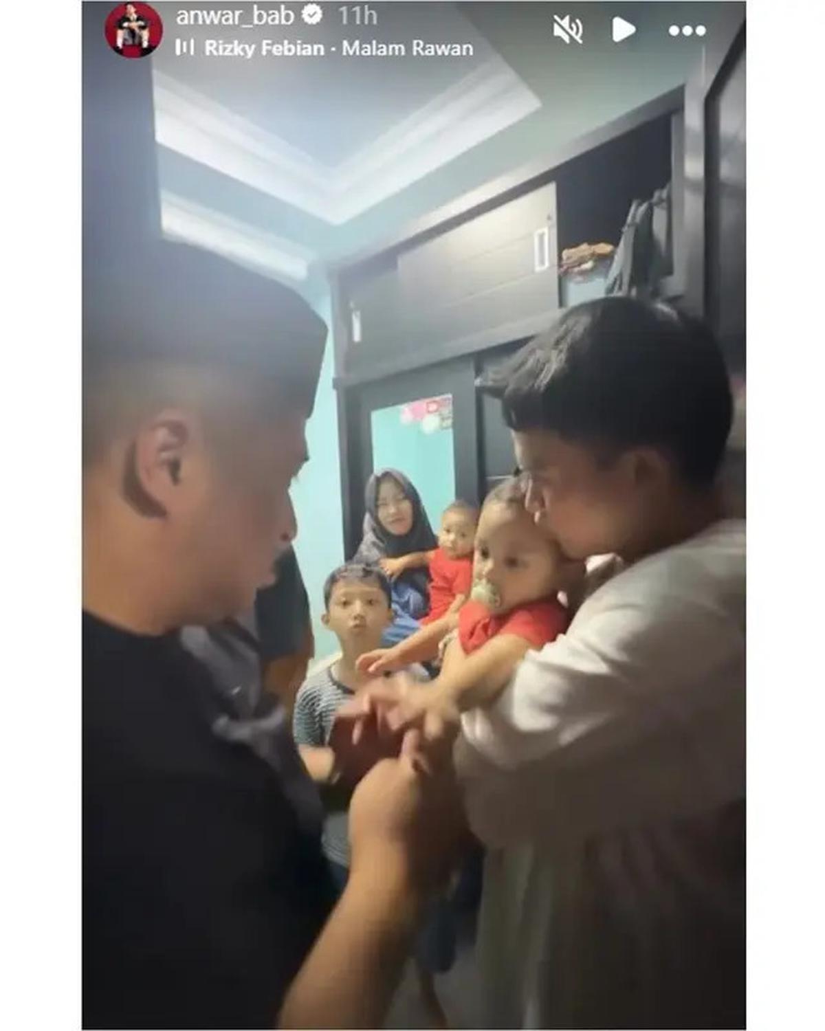 6 Momean Irfan Hakim dan Anwar BAB Gendong Anak Mpok Alpa di Tahlilan 7 Hari