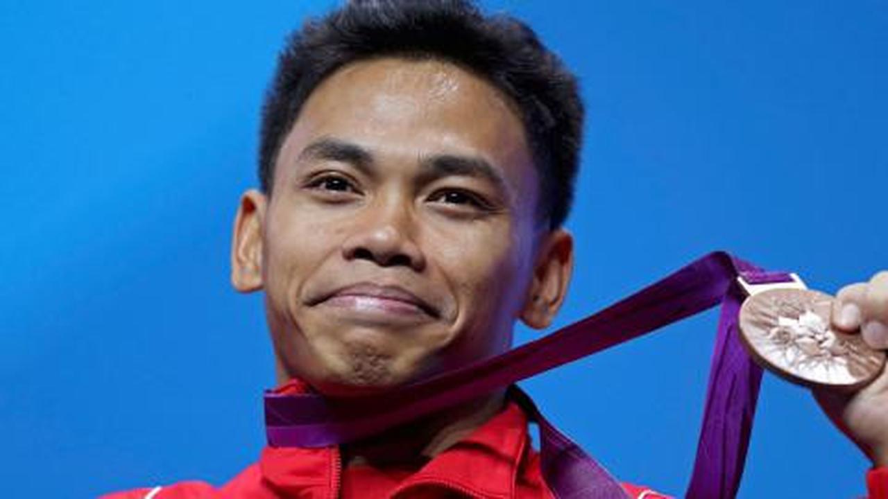PT KAI beri penghargaan 2 atlet angkat besi berprestasi