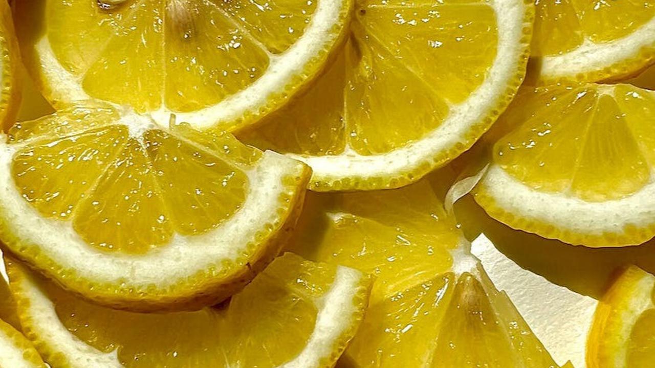 3.&nbsp;Buah-buahan Sitrus: Rasanya yang Asam