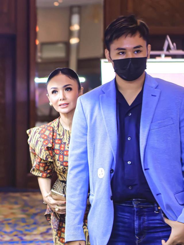 Ditemani Putranya, Ini 7 Potret Yuni Shara dalam Acara Mengenang Ani Yudhoyono