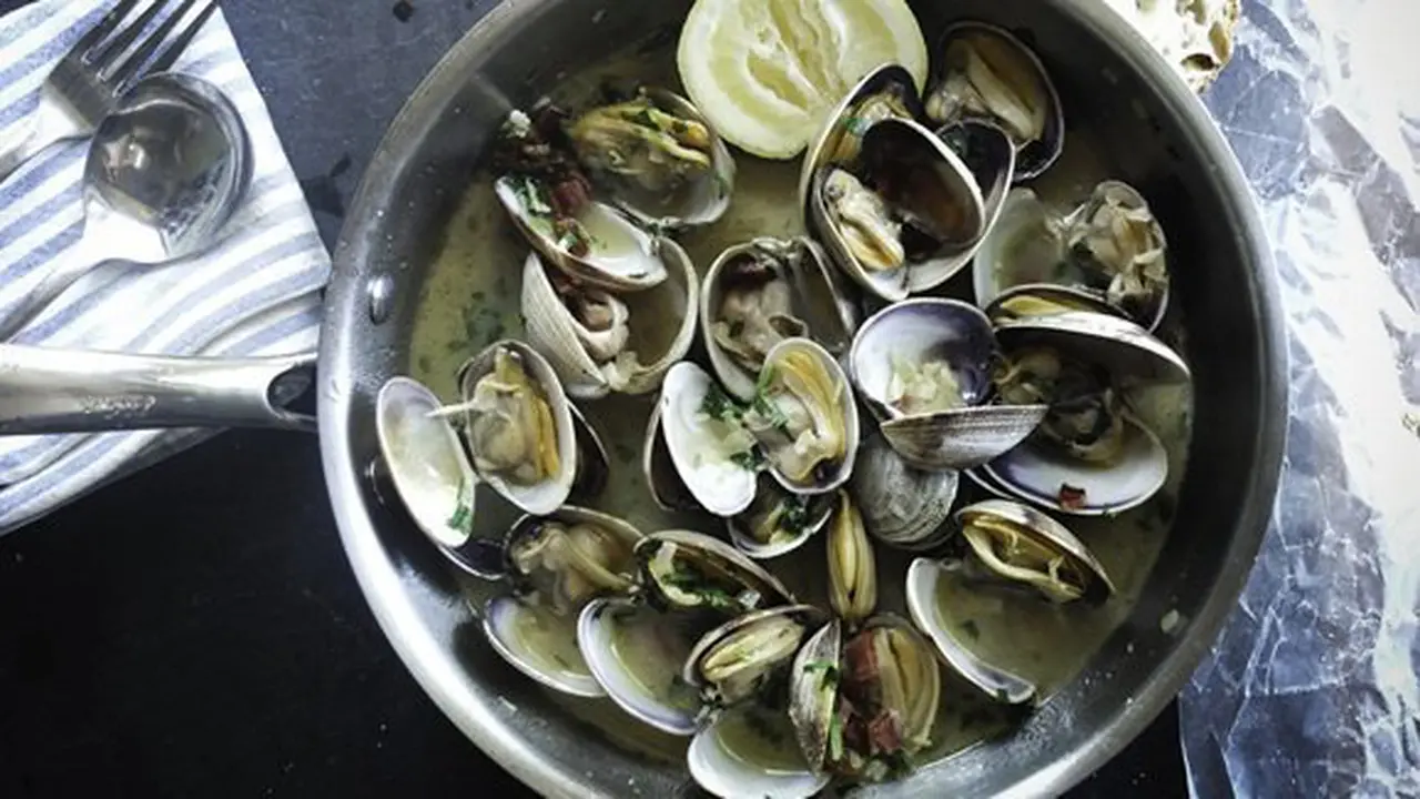 Makanan berbahaya/copyright Unsplash.com/Adrien Sala