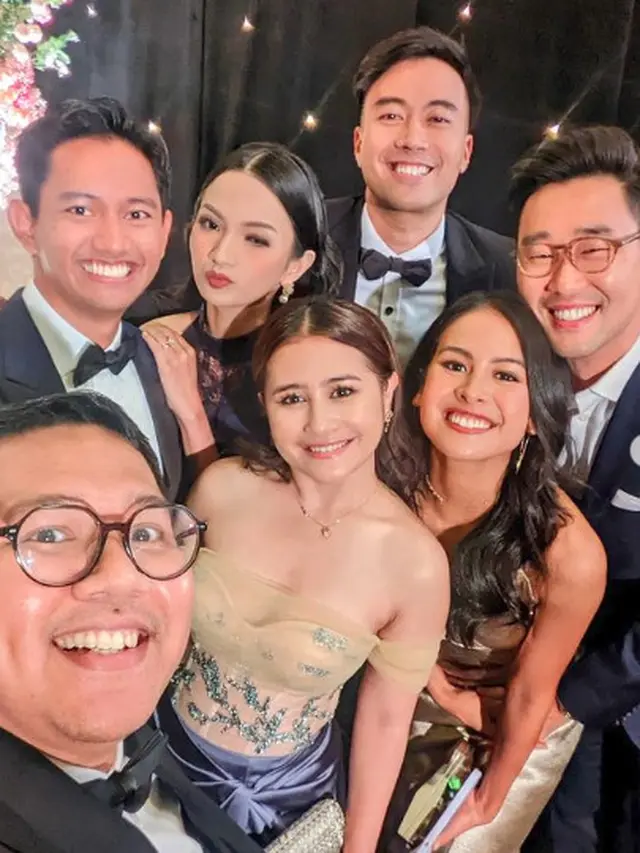6 Potret Resepsi Pernikahan Putri Tanjung, Maudy Ayunda Datang Bareng Suami