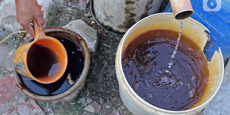 FOTO: Musim Kemarau, Air Tanah di Bekasi Berwarna Hitam