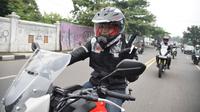 Marketing Director PT AHM Tetsuya Komine menikmati touring perdana Honda CB150X. (ist)