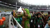 Khofifah Sambut Puluhan Ribu Muslimat NU di GBK