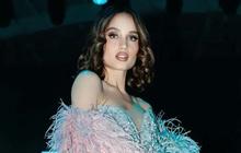 Cantik dan Menawan Bak Model Victoria's Secret, 6 Gaya Cinta Laura di JFW 2025: Pakai Gaun Mini Berselendang Bulu
