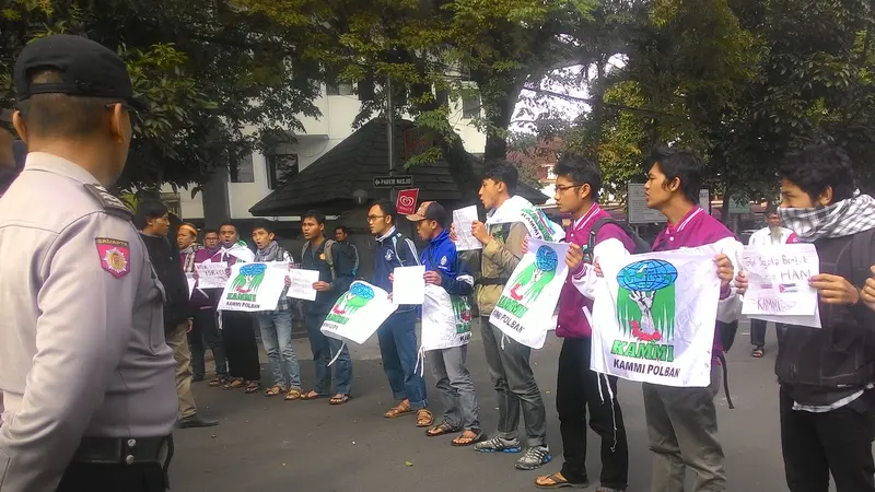 Unjuk rasa saat KAA di Bandung