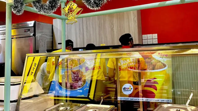 Korean Street Snacks. Dok. Dak Daebak