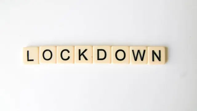 Ilustrasi tulisan lockdown/ kuncitara (unsplash)