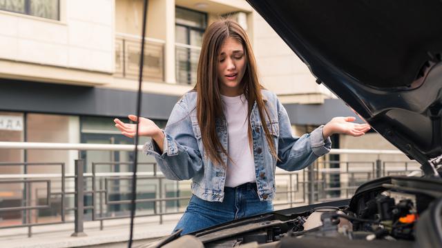 Ilustrasi mobil mengalami overheat